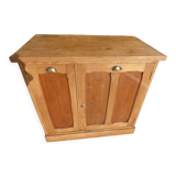 Low furniture two doors in solid oak