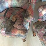 2 toad chairs