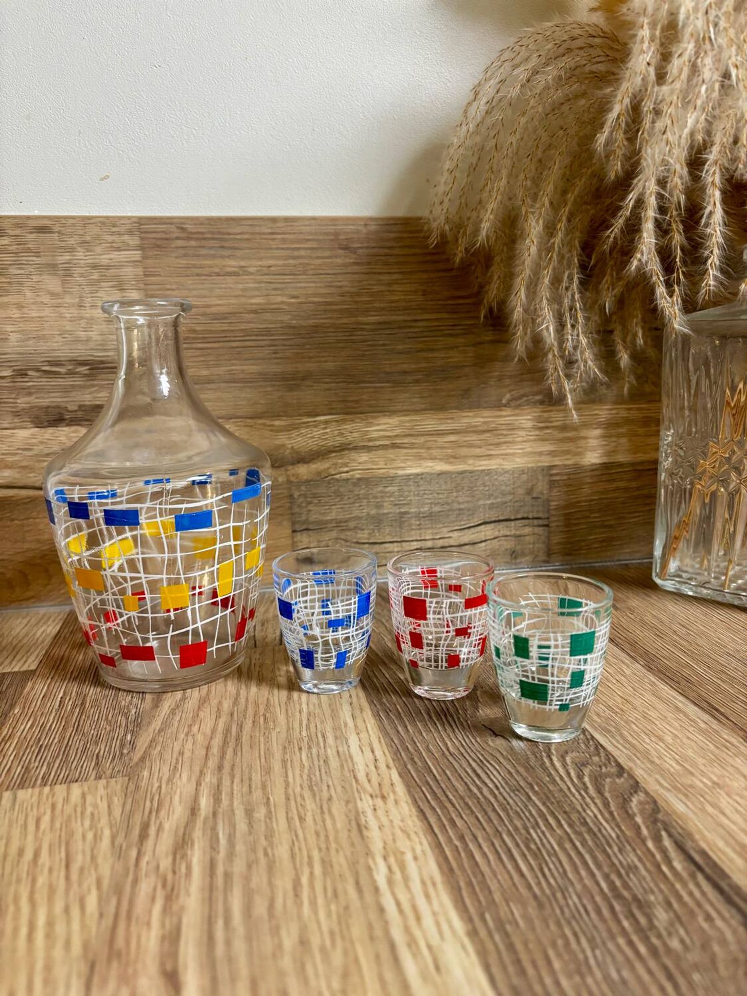 Vintage carafe et ses 3 verres à liqueur style graphique