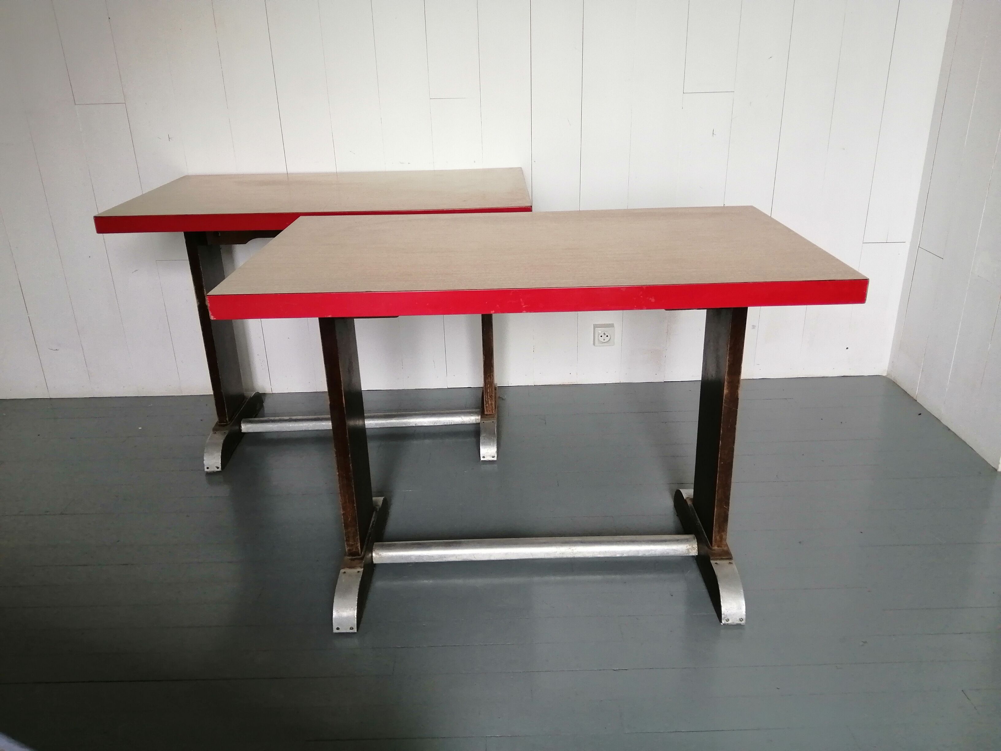 Tables bistro year 50