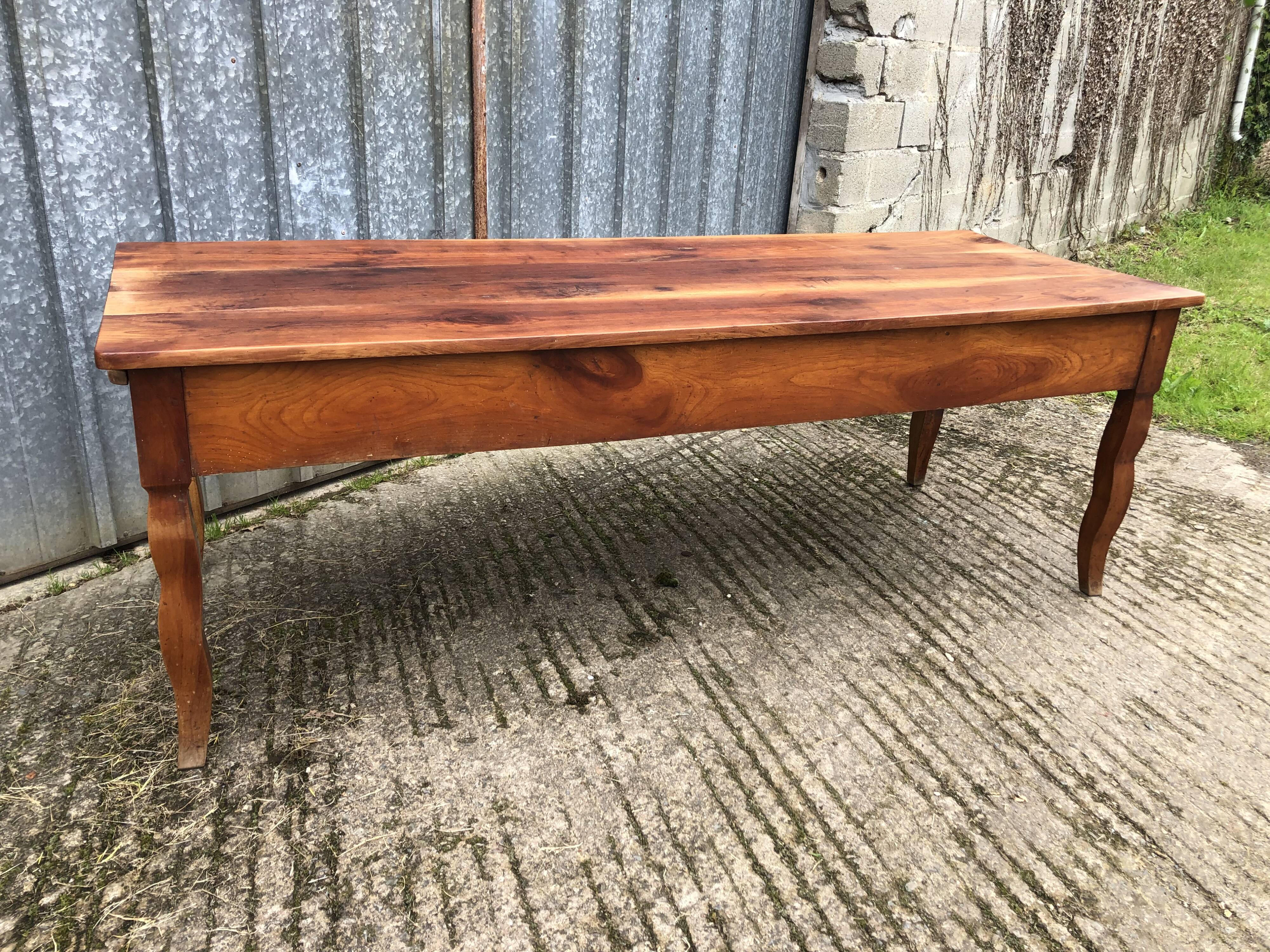 Table de ferme ancienne en cerisier massif avec 2 tiroirs et une tirette