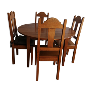 table en chêne et chaises