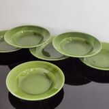 Hollow plates in glazed glazed ceramic green