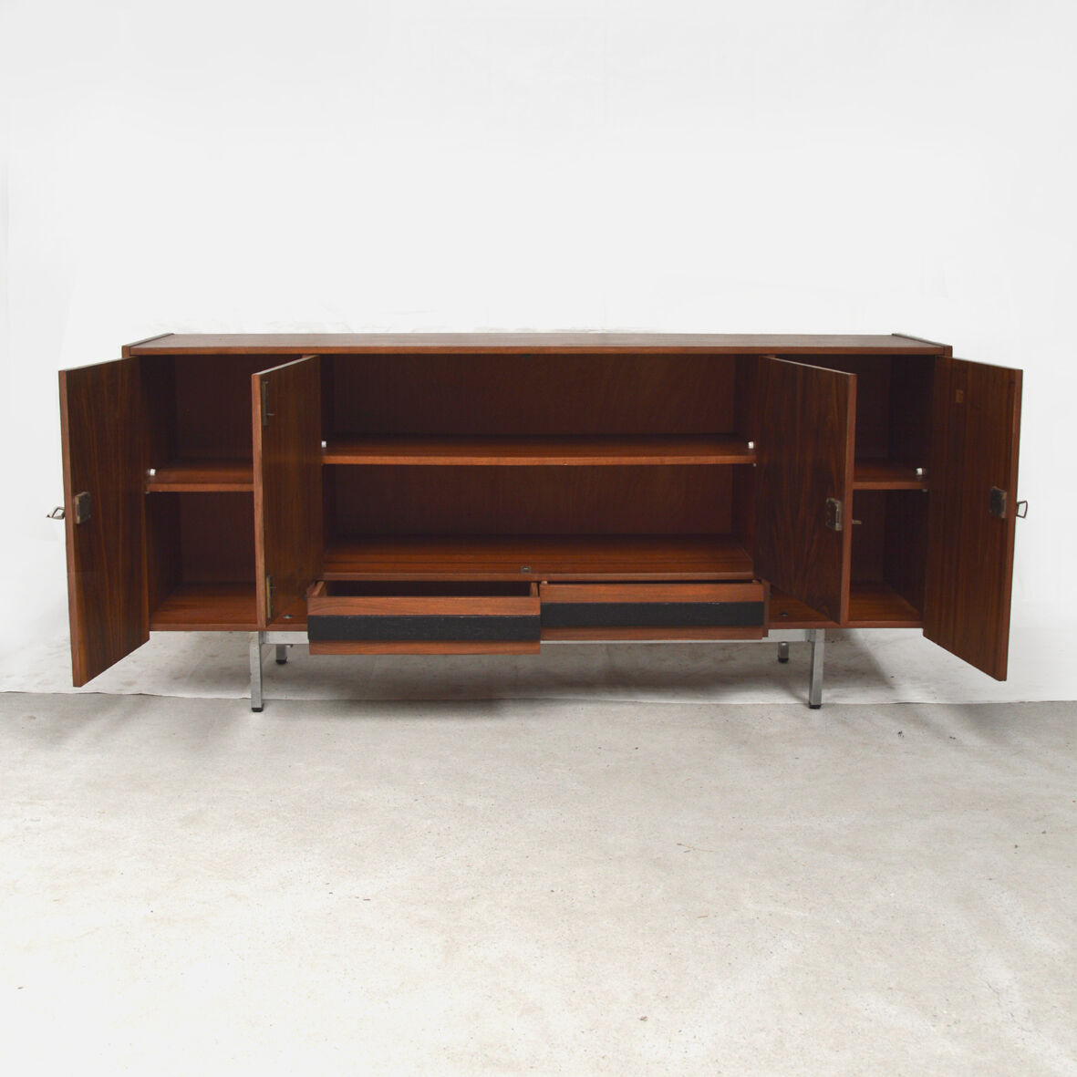 Enfilade 160cm feet metal, 1960