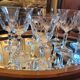 Service de 12 verres en cristal gravé – deux formats assortis, années