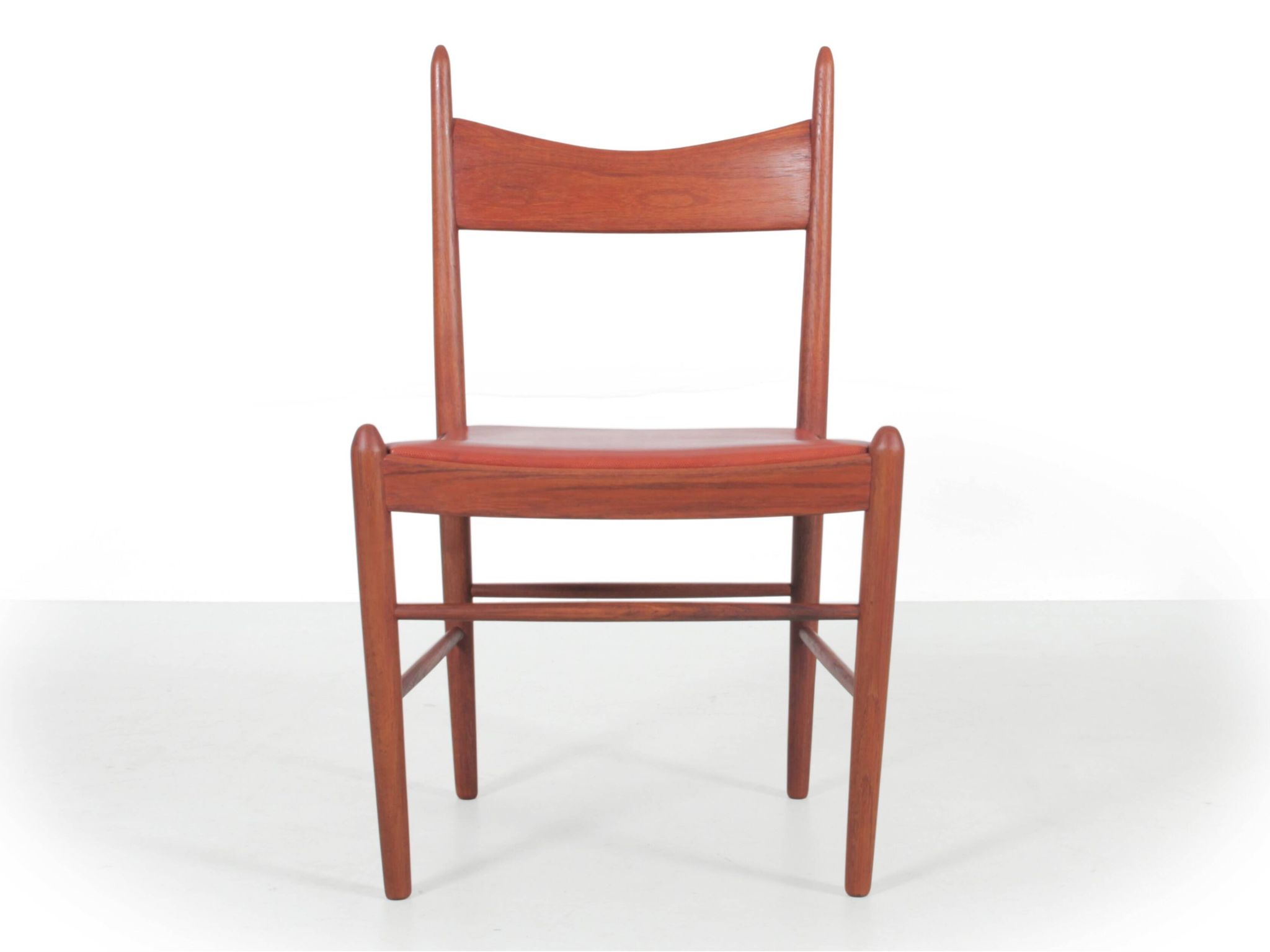 Suite de 6 chaises scandinaves en teak