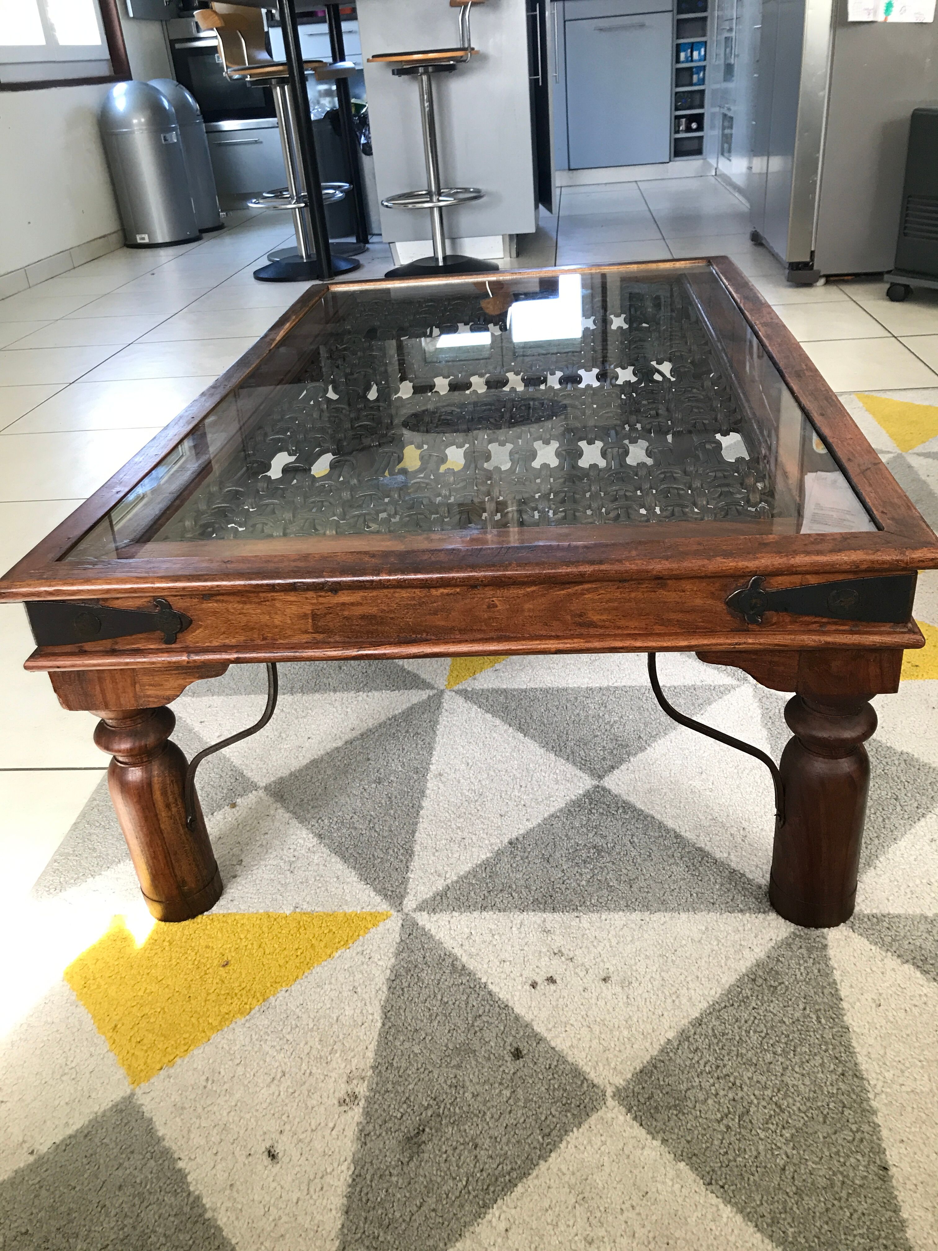 Tray coffee table decorated with a wrought iron trellis from 60-70