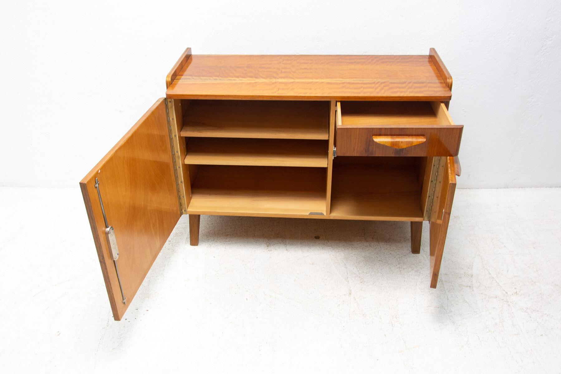 Buffet par František Jirák, années 1960, Tchécoslovaquie