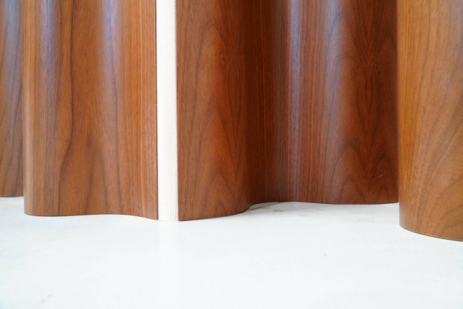 Charles et Ray Eames, paravent en noyer pour Vitra