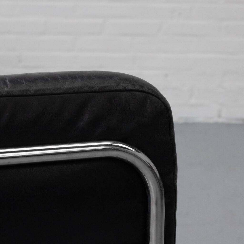 Zanotta Onda Three-seater sofa by De Pas, D’Urbino & Lomazzi