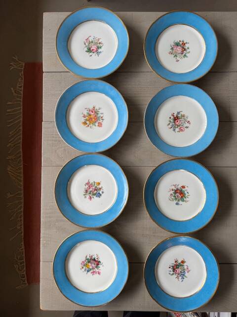 Service ancien de style Napoléon 3– 35 assiettes & pièces de présentation