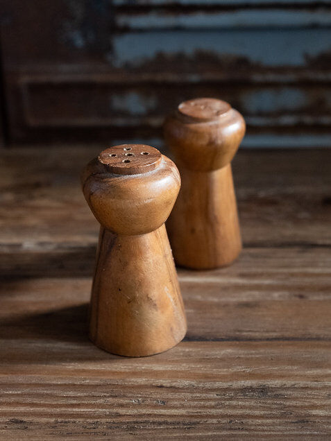 Brutalist salt and pepper set