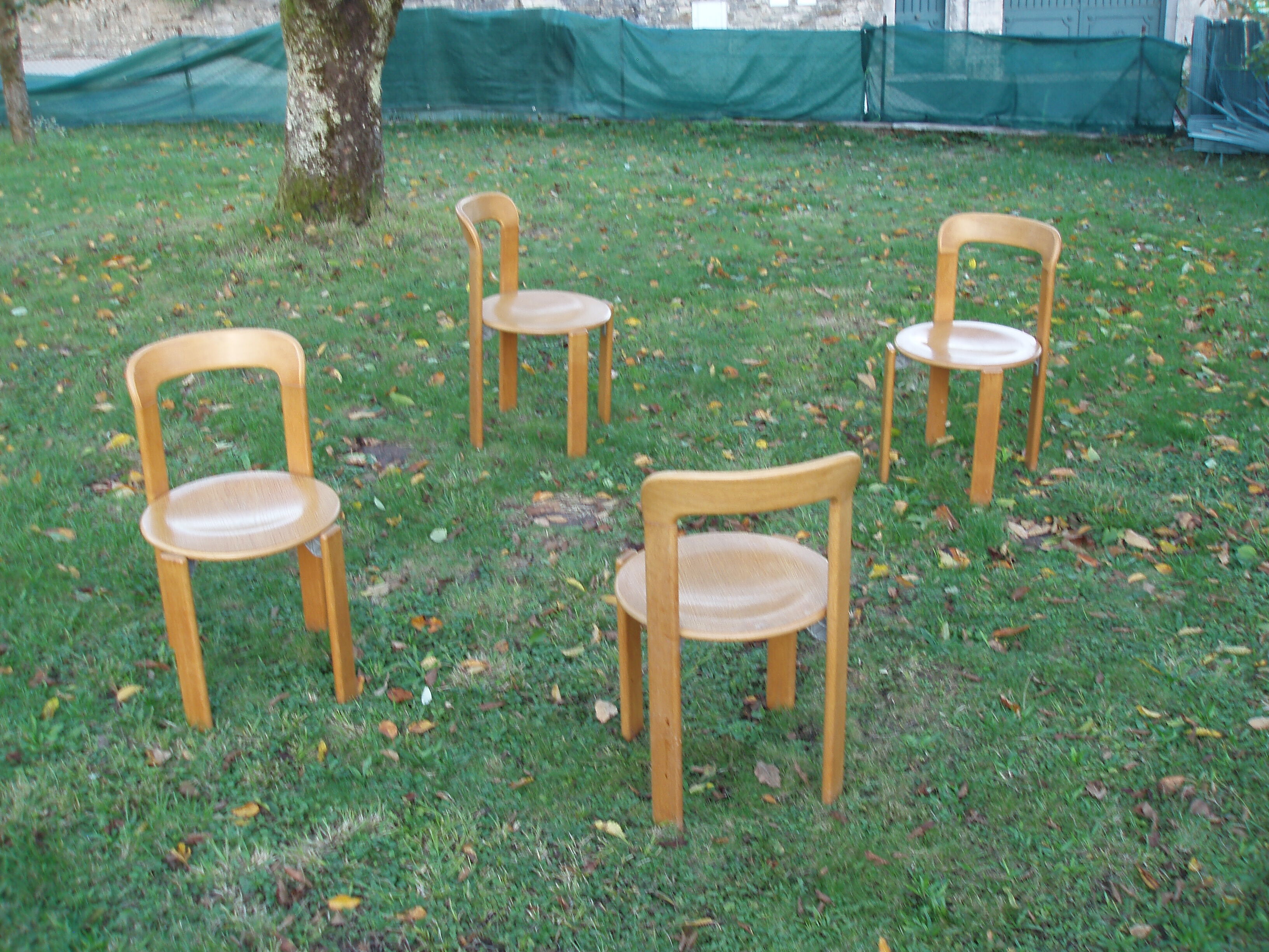 Série de 4 chaises Bruno Rey designer Suisse crée en 1971