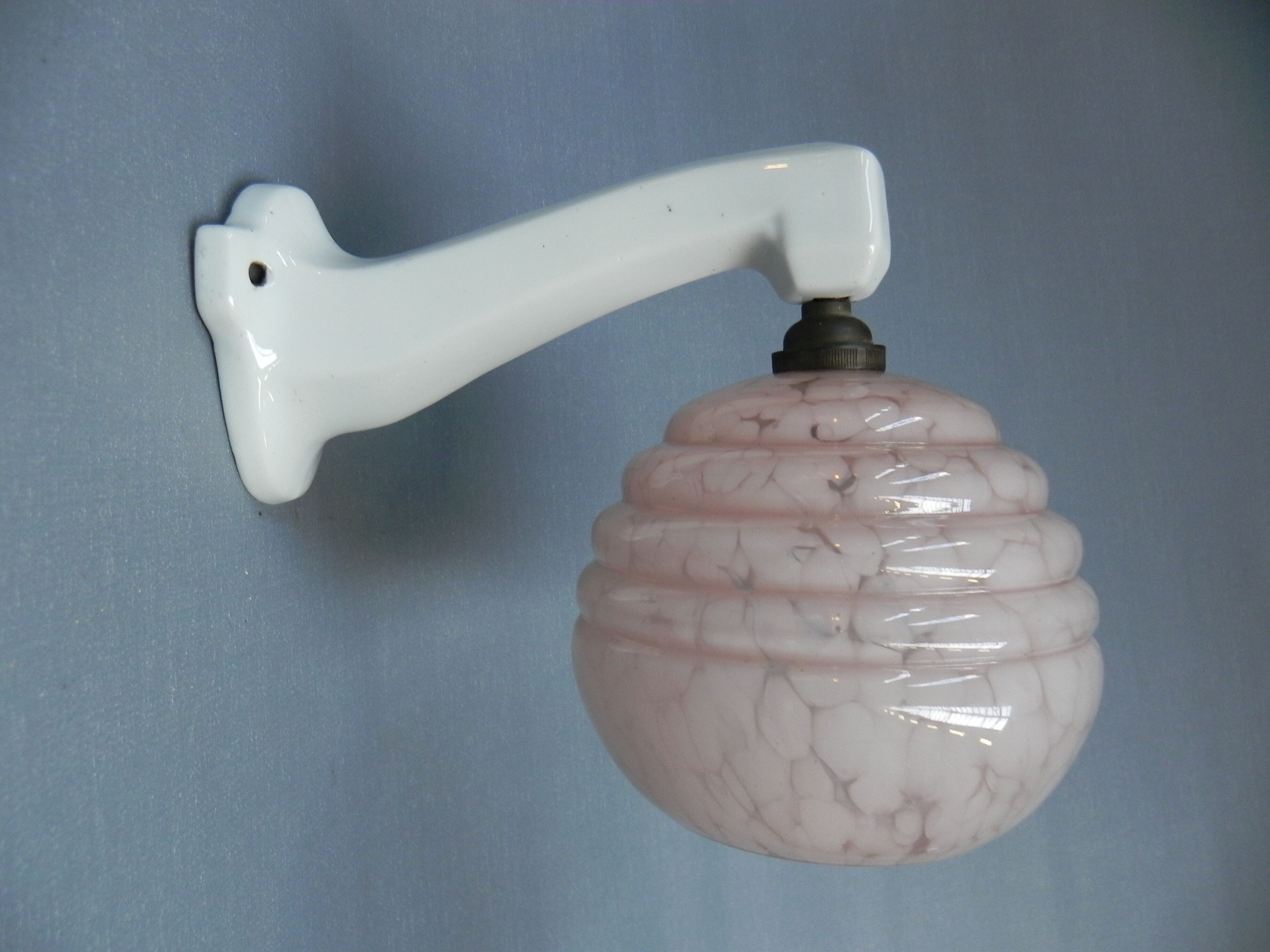Art deco wall lamp with porcelain holder