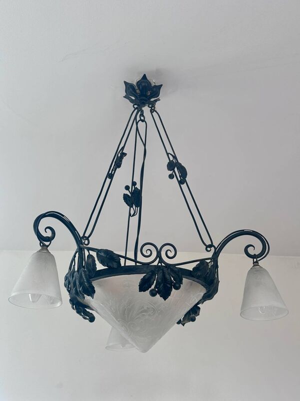 Lustre vintage décor de vigne en métal et verre dépoli