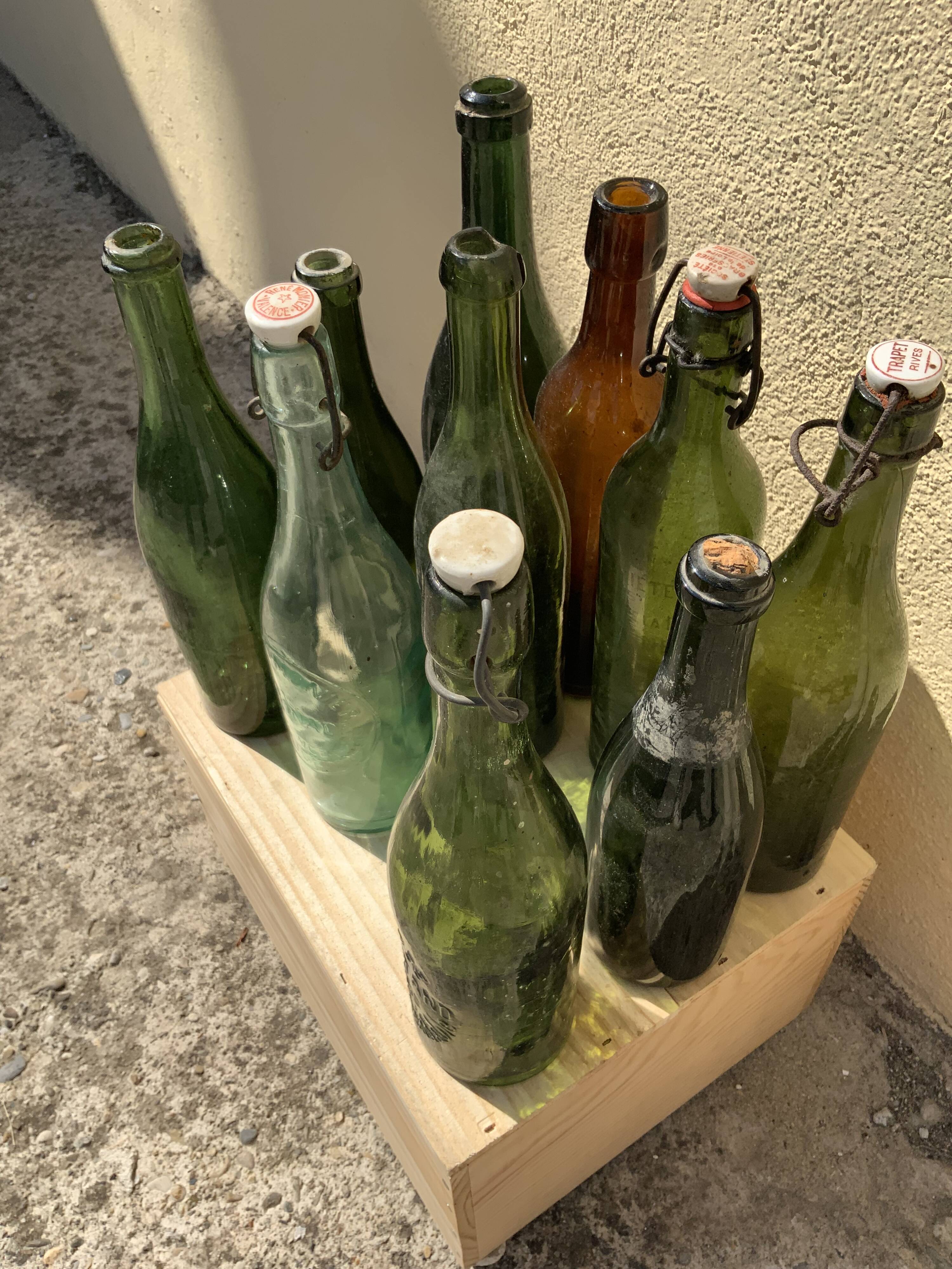 Lot 10 old bottles in blown glass deco bistro bar wine lemonade beer