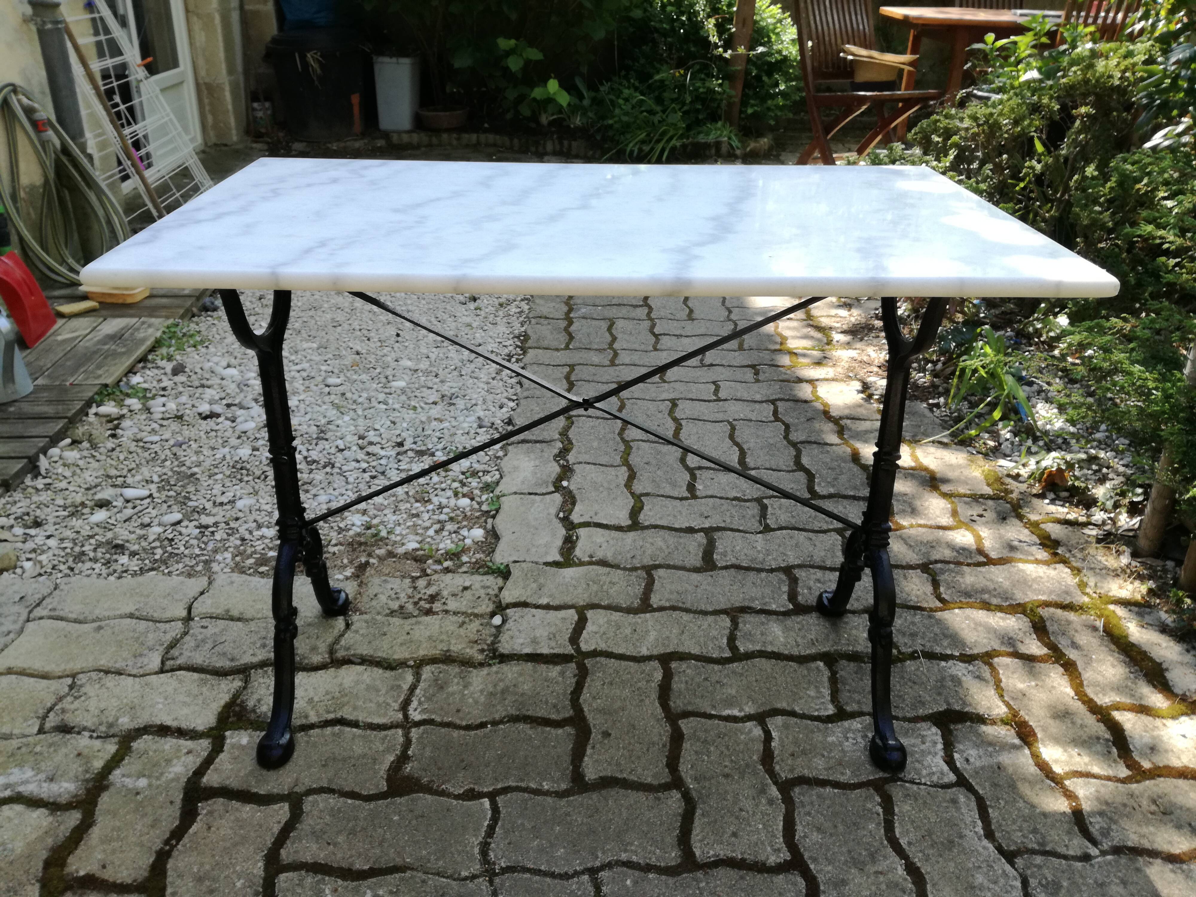 Bistro table in white marble and cast iron 1900