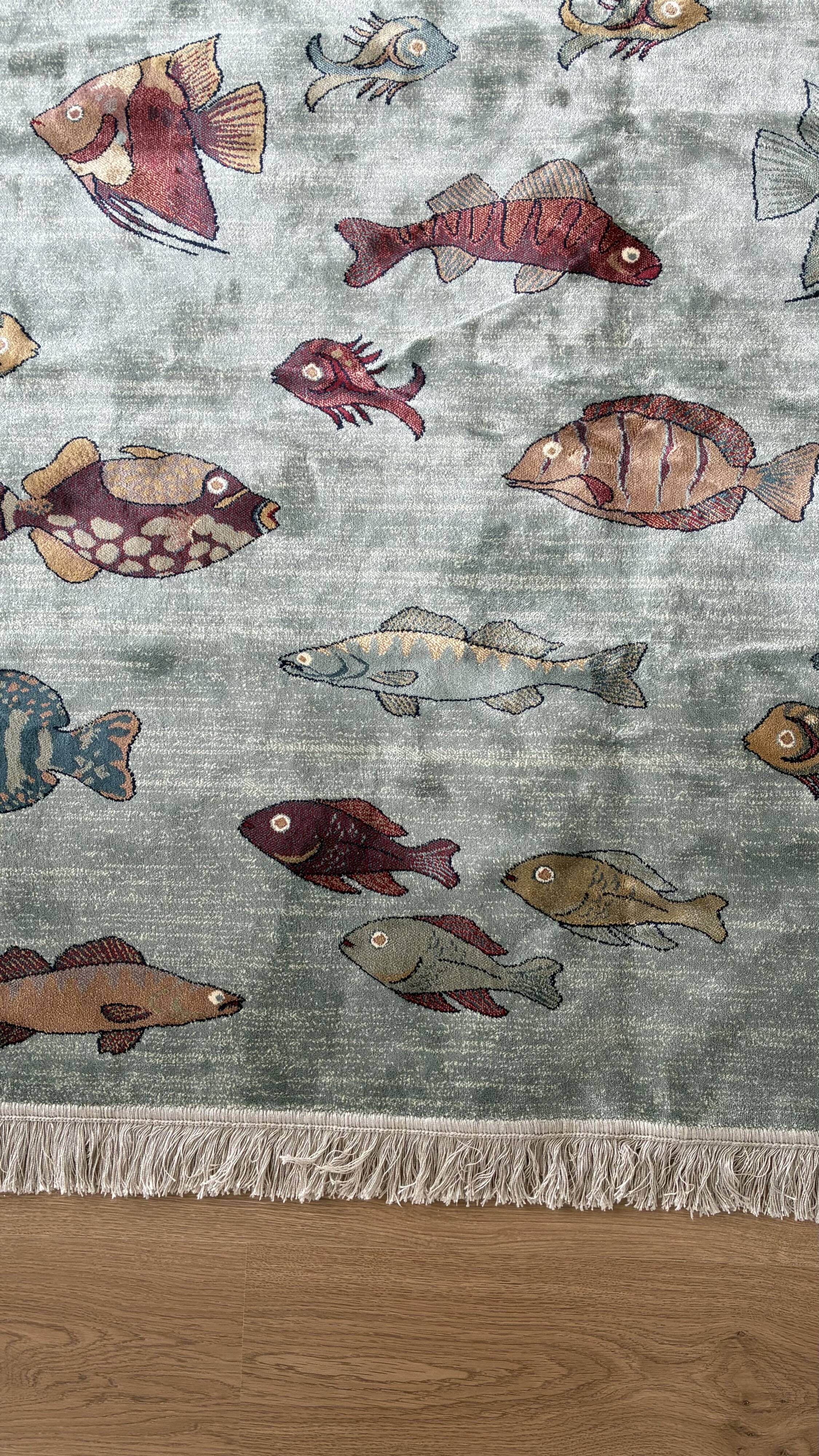 Oriental rug 200 x 300 cm - fish pattern