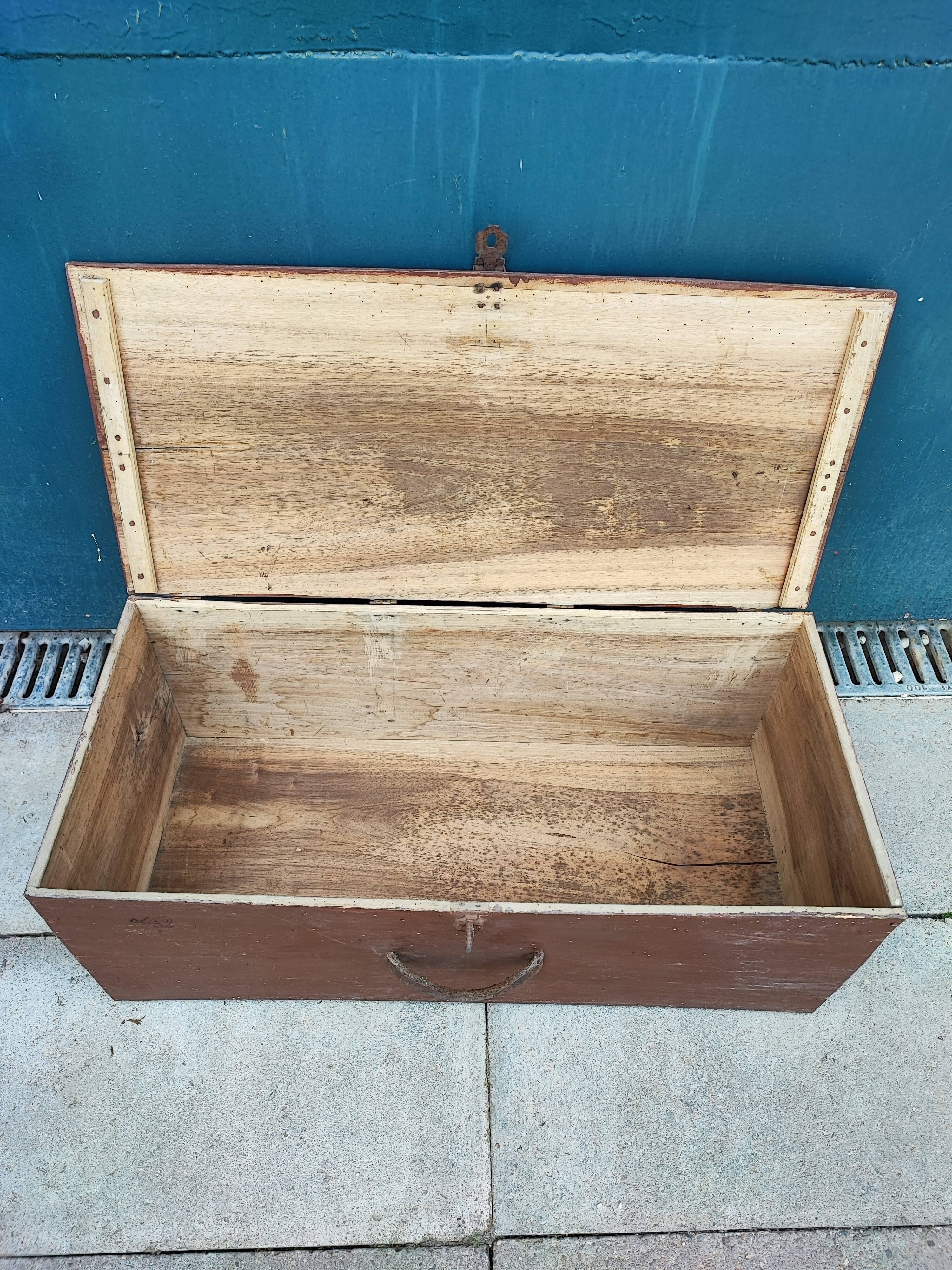 Wooden travel trunk chest