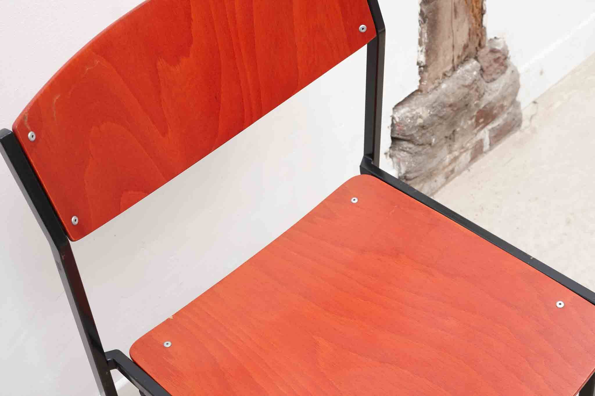Gijs van der Sluis chairs red