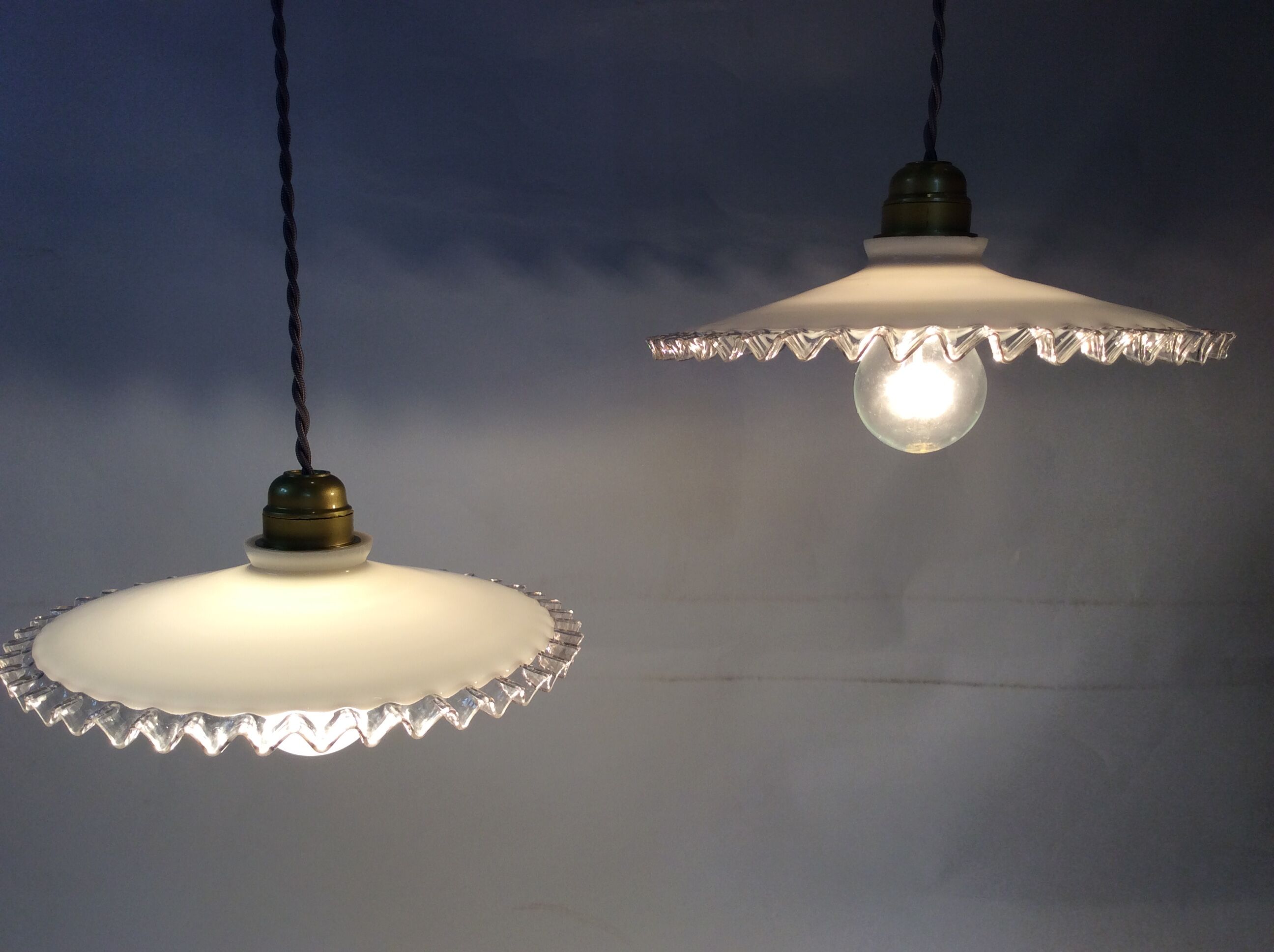 Duo of hanging lamps in opaline