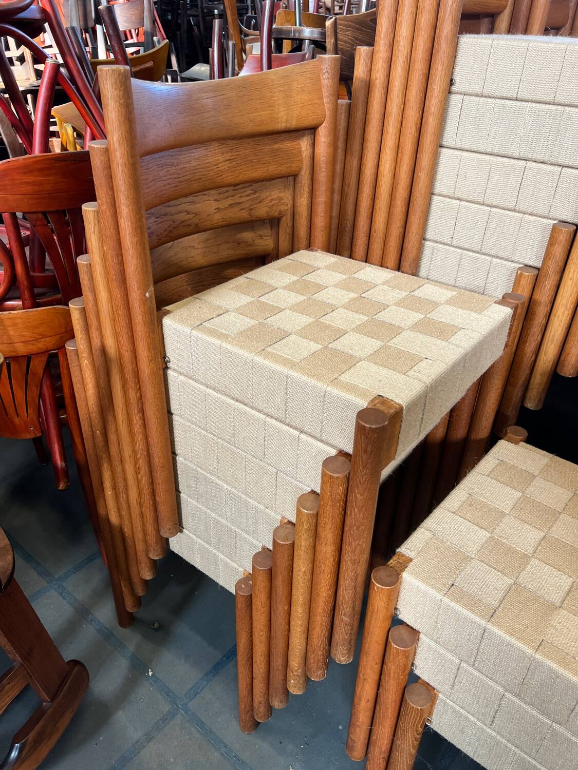 Minimalist chair