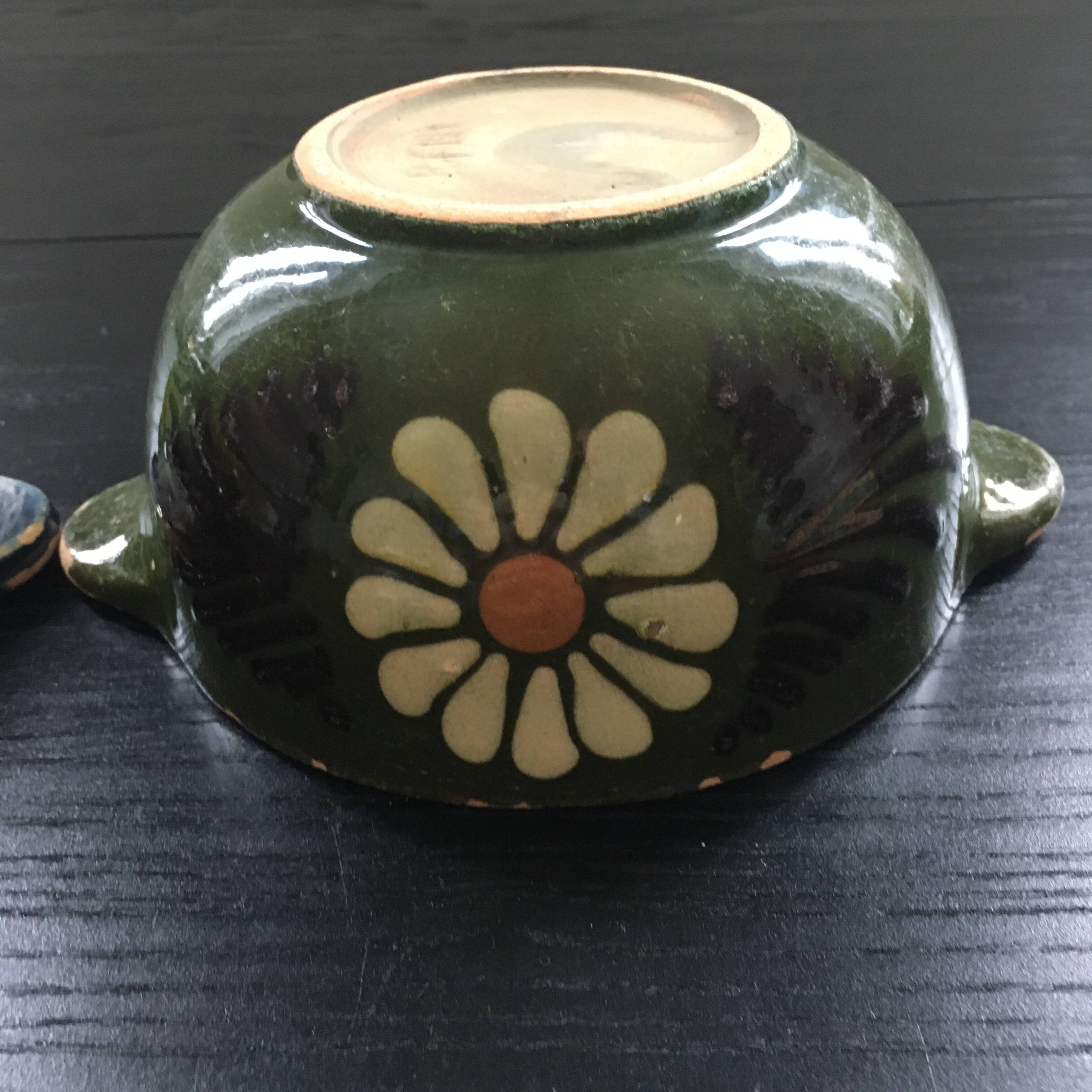 Pair of 2 antique ear bowls