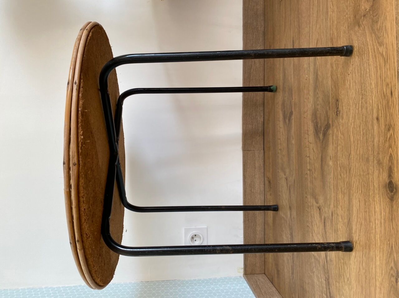 Wood and metal round bass table