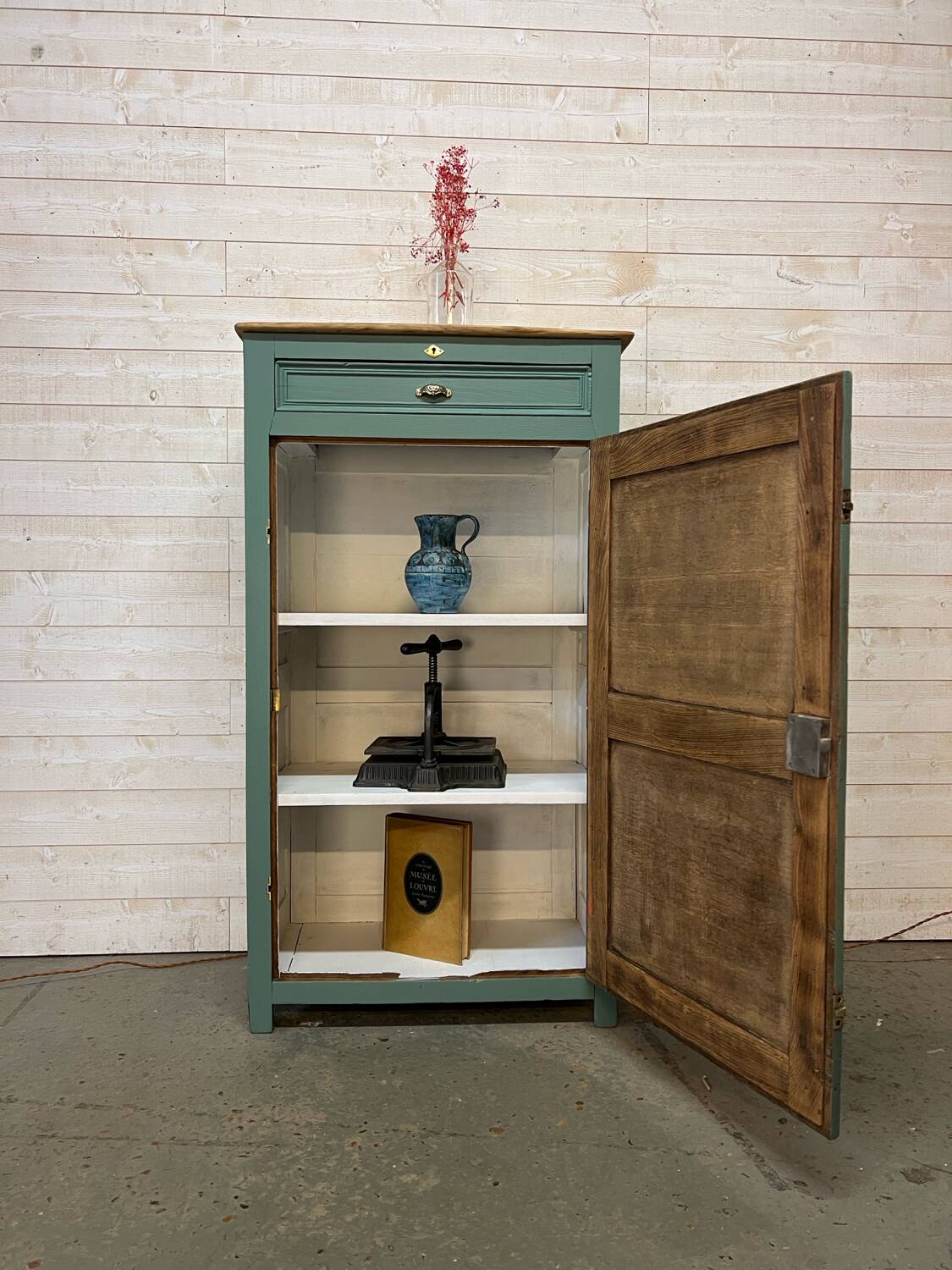 One-door buffet