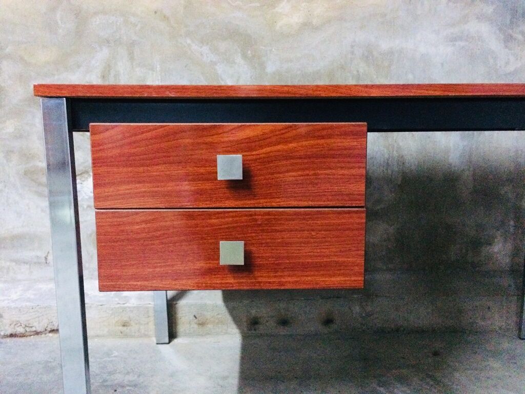"Minor B" desk by Pierre Guariche for Meurop 60s