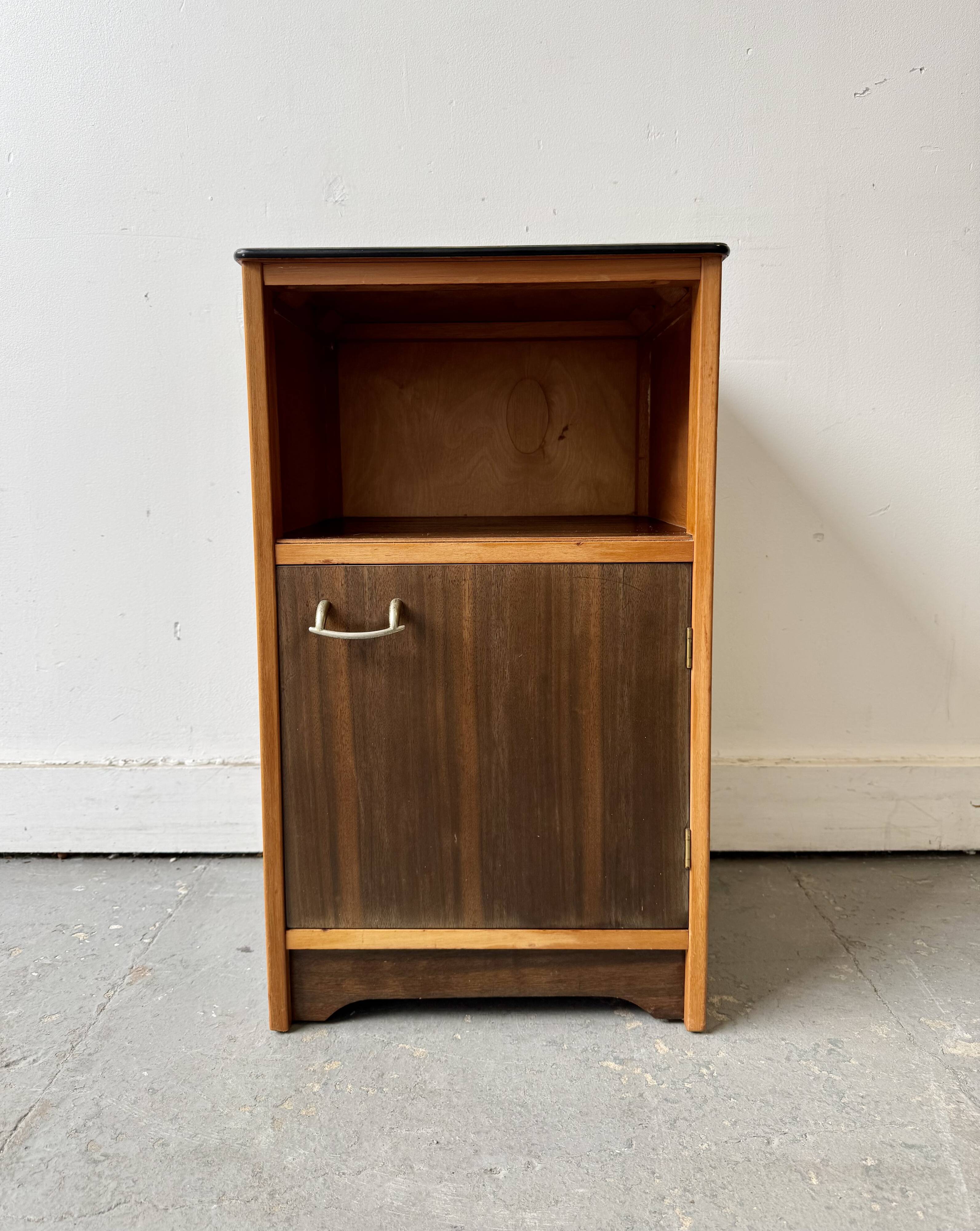 Table de chevet vintage par Avalon Yatton