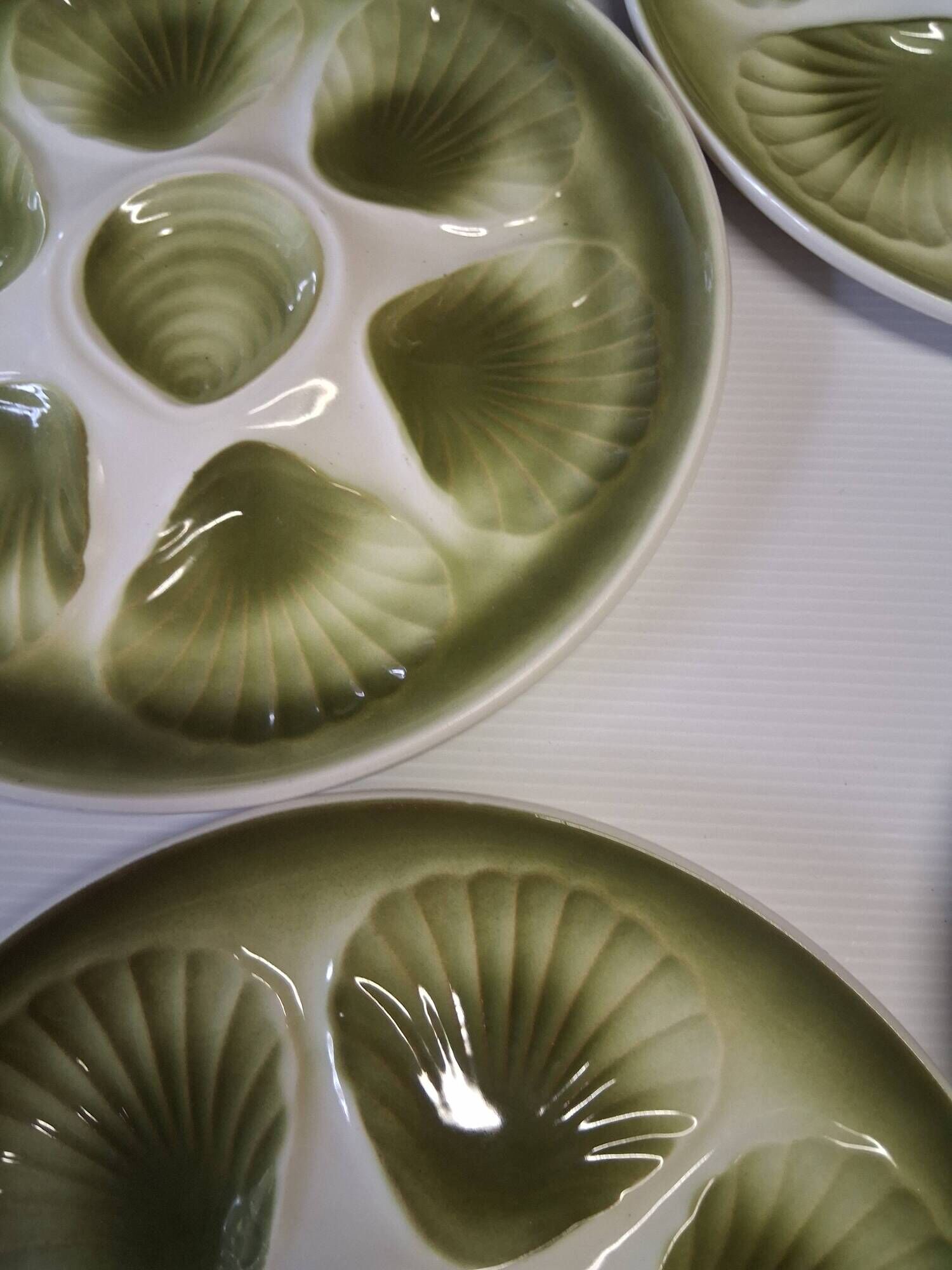 6 oyster/shellfish plates from Moulin des Loups in very good condition.