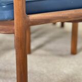 Ensemble de huit chaises de salle à manger à accoudoirs en noyer par Gordon Russell, années 1960