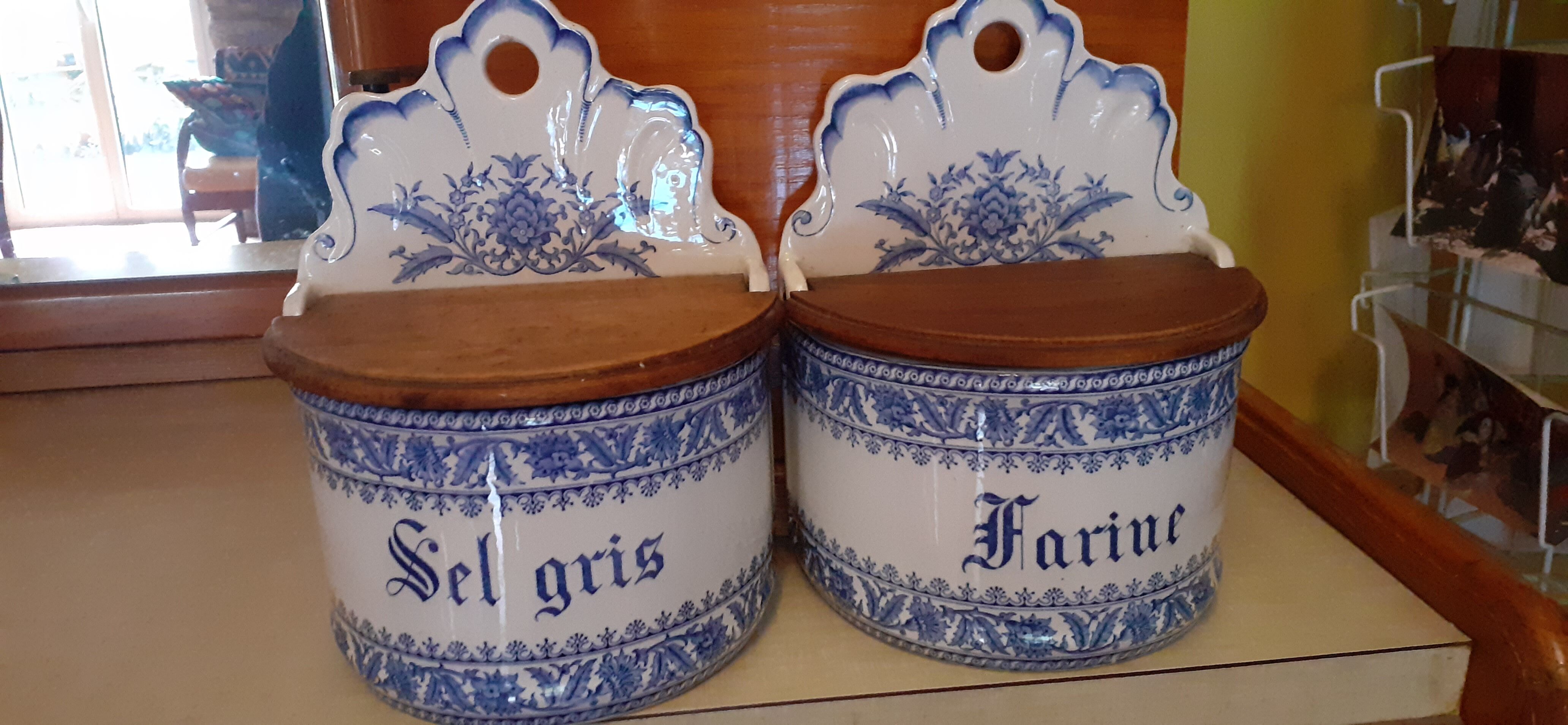 Salt and flour pots