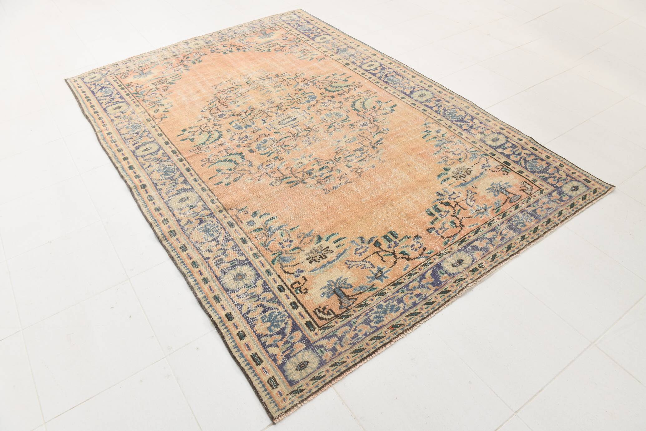 6x9 Peach & Navy Blue Classic Turkish Rug, 180x275Cm