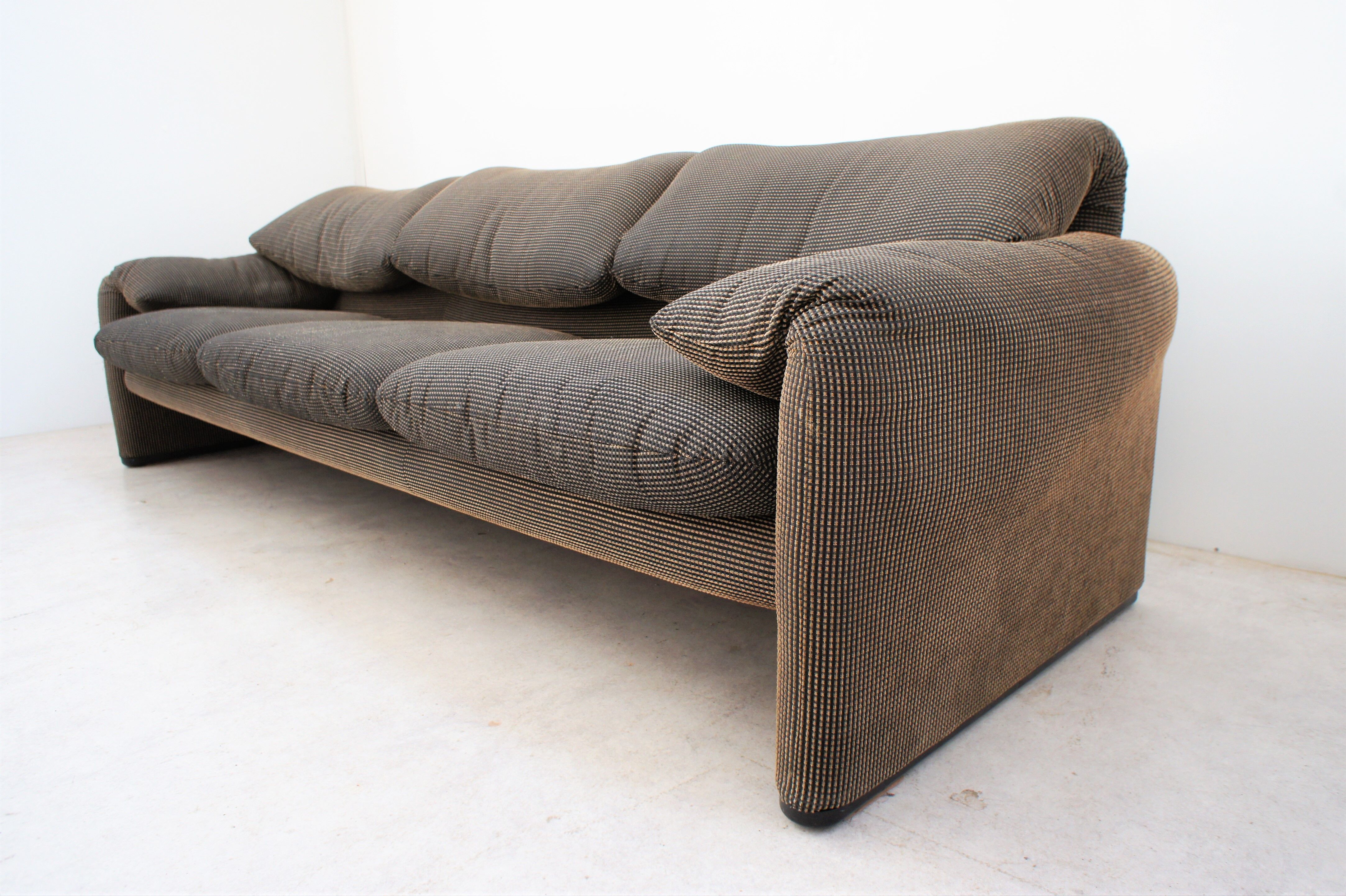 Maralunga Sofa, Vico Magistretti for Cassina