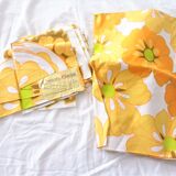 orange flower tablecloth, round nape, vintage 1970