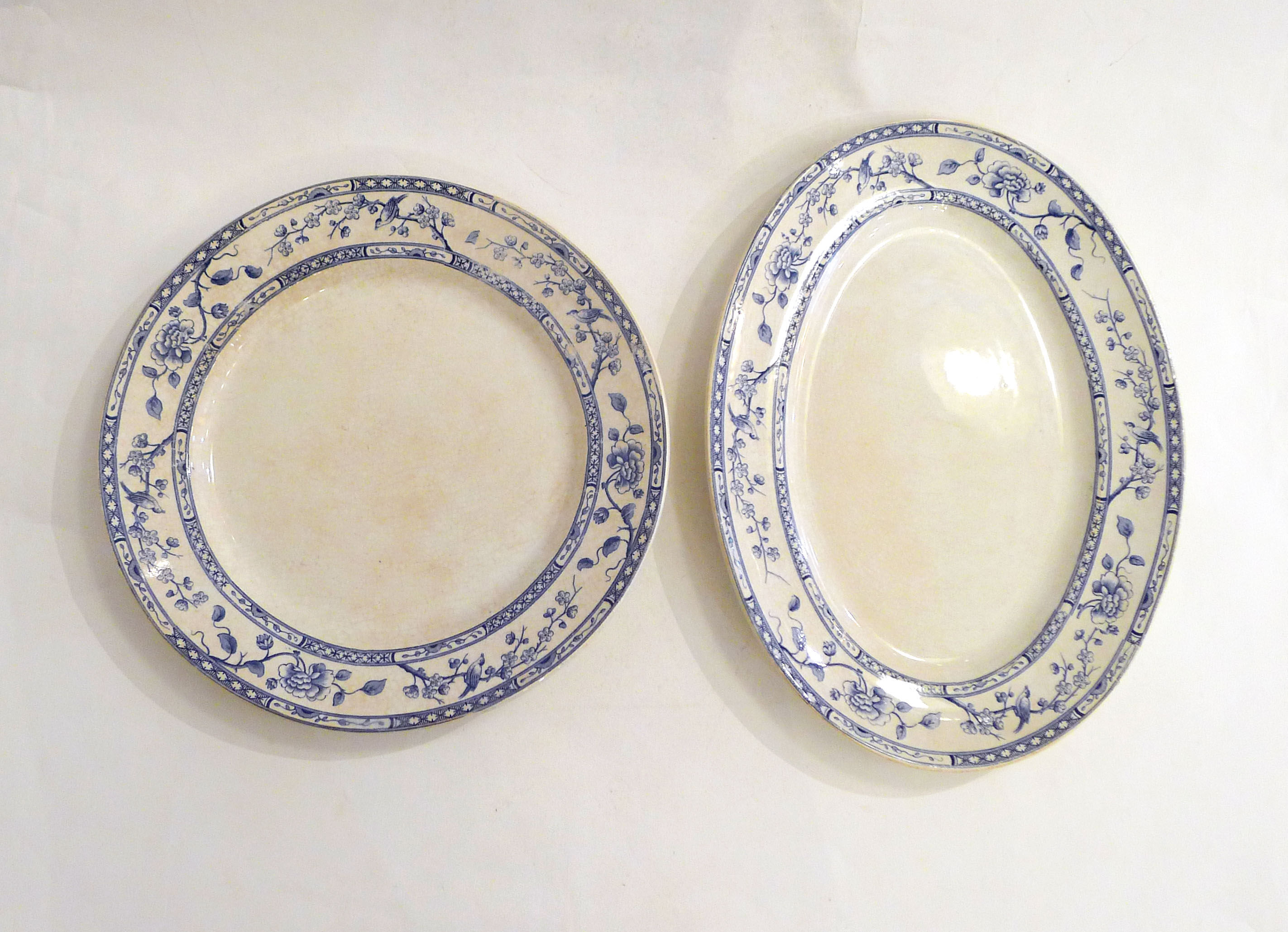 Paire de plats Creil & Montereau