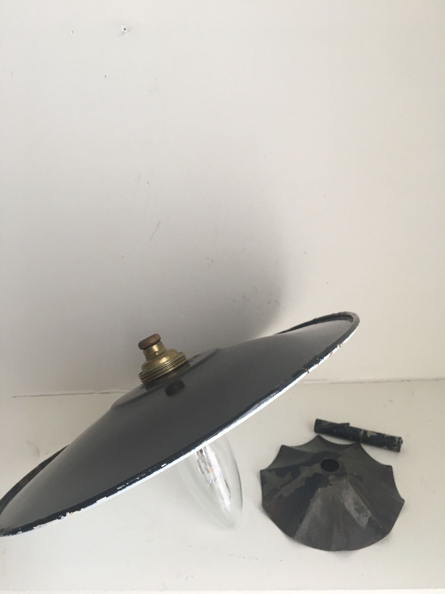 Wall light enamelled sheet metal patty on swan collar and porcelain rosette