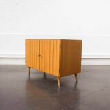 Sideboard with compass feet