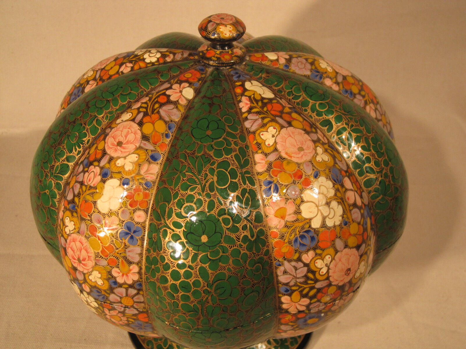 Round Pumpkin-Shaped Box in Painted Papier-Mâché