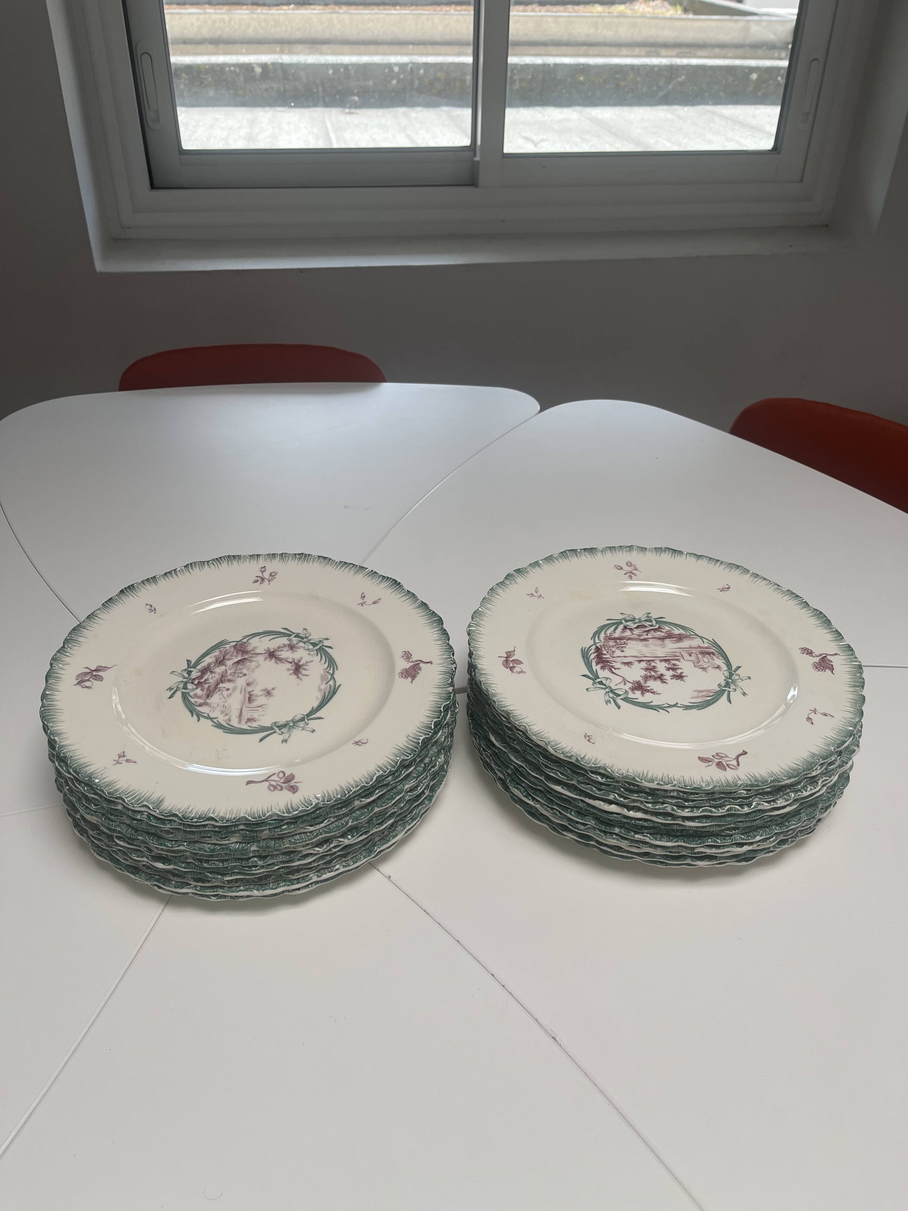 SET OF 12 PLATES - PENTHIÈVRE MODEL - WEDGWOOD MANUFACTURER