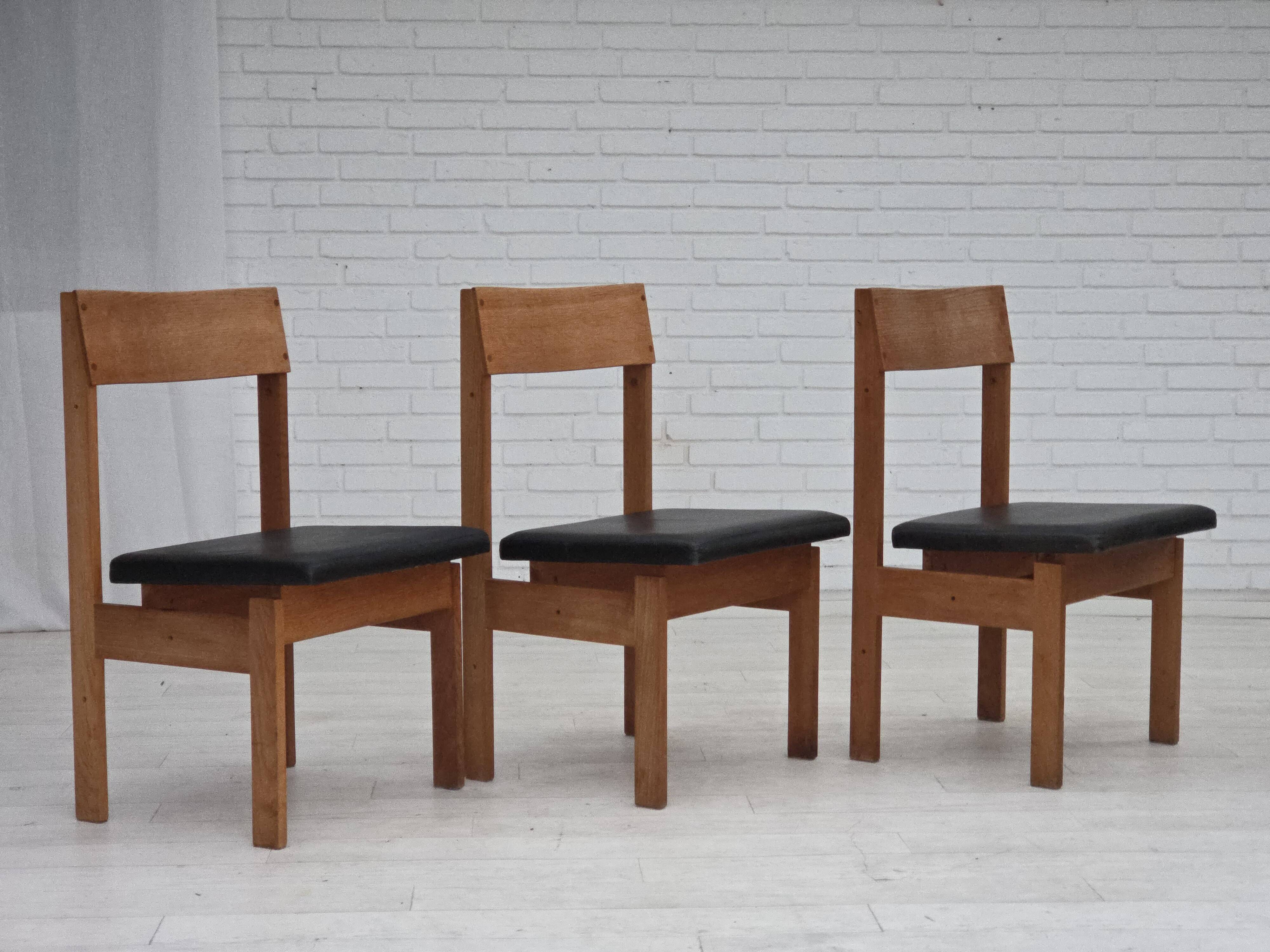 1970s, Danish design, set of 3 church chairs, leather, oak wood.