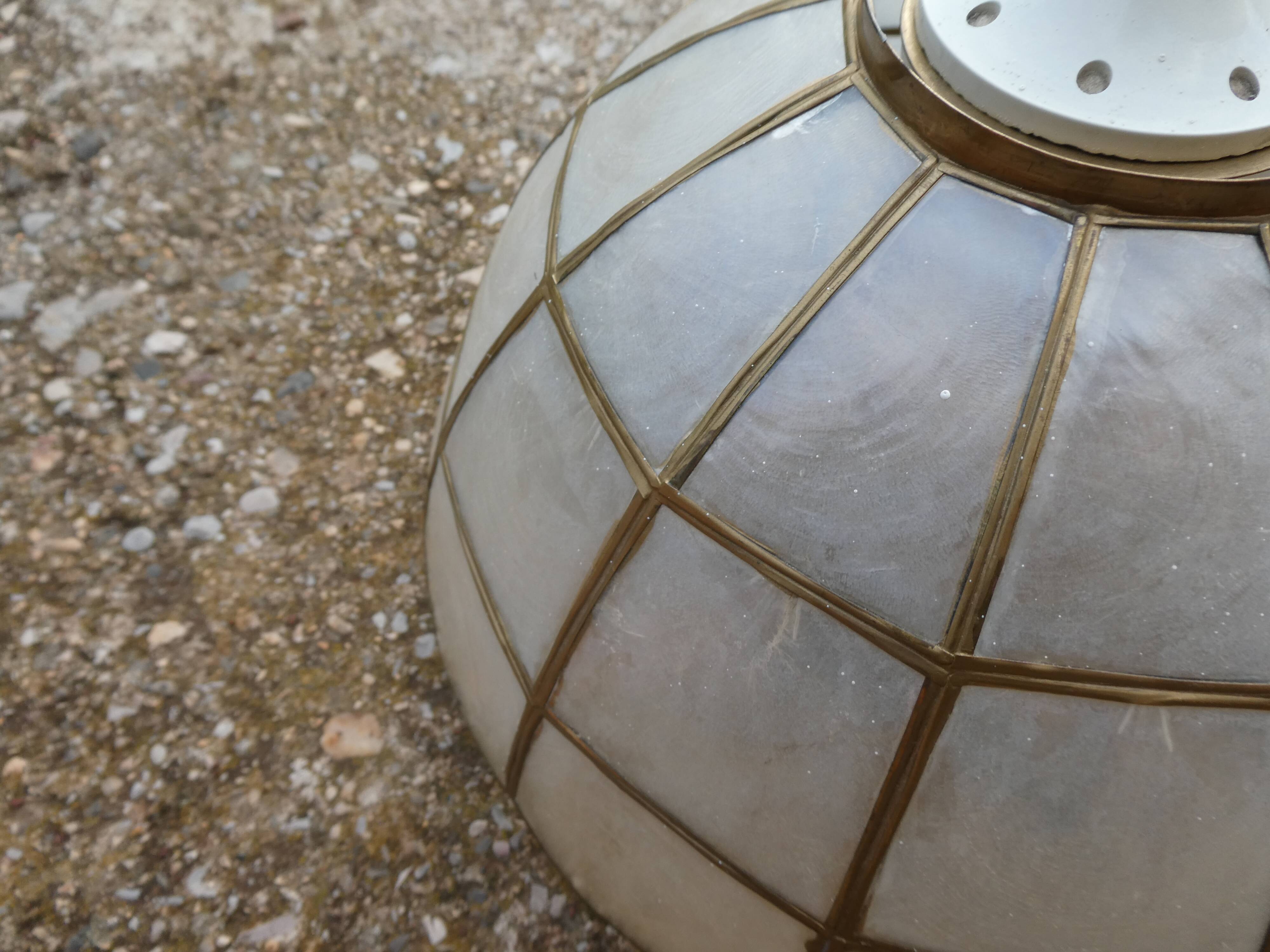 Suspension of old lampshade in mother-of-pearl and brass