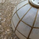 Suspension abat jour ancien en nacre et laiton