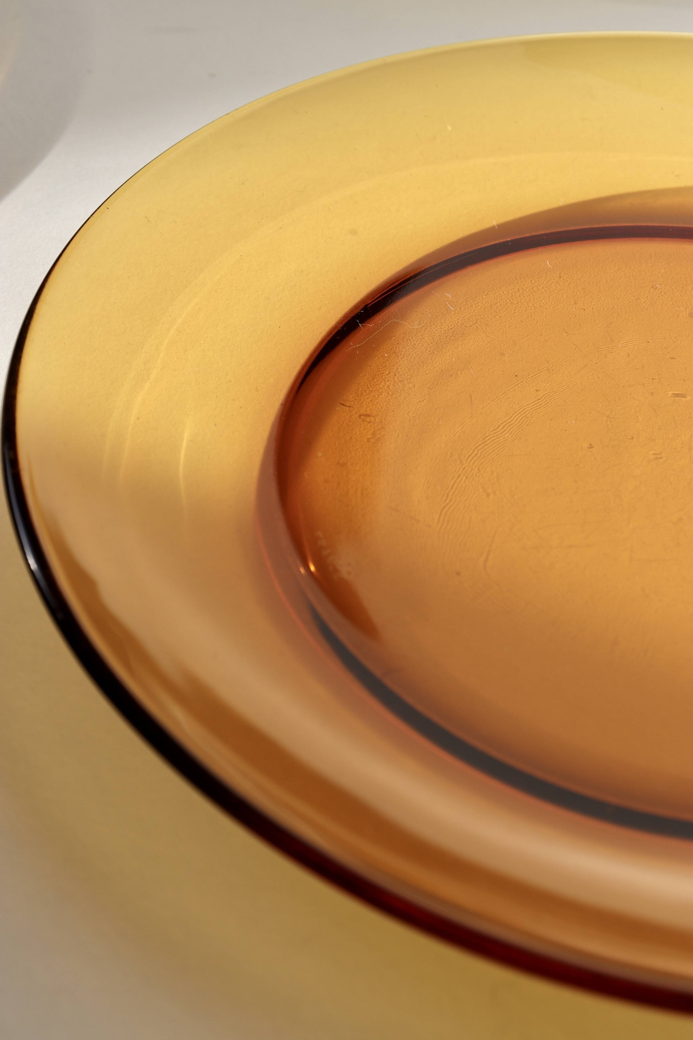 6 amber glass plates