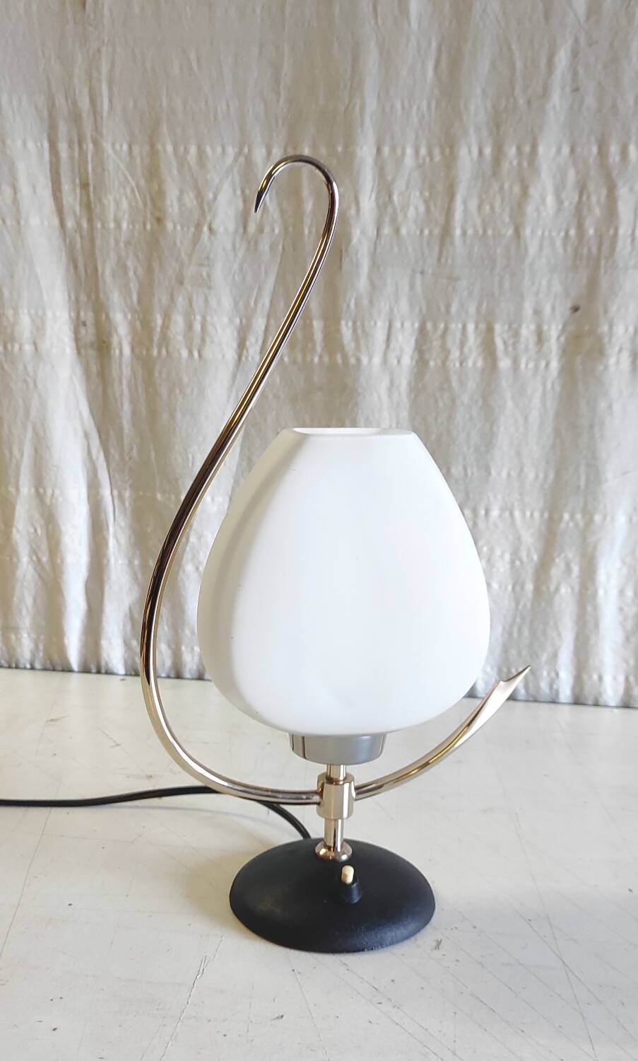 Table lamp from the Arlus house in brass and opaline - 1950s/60s