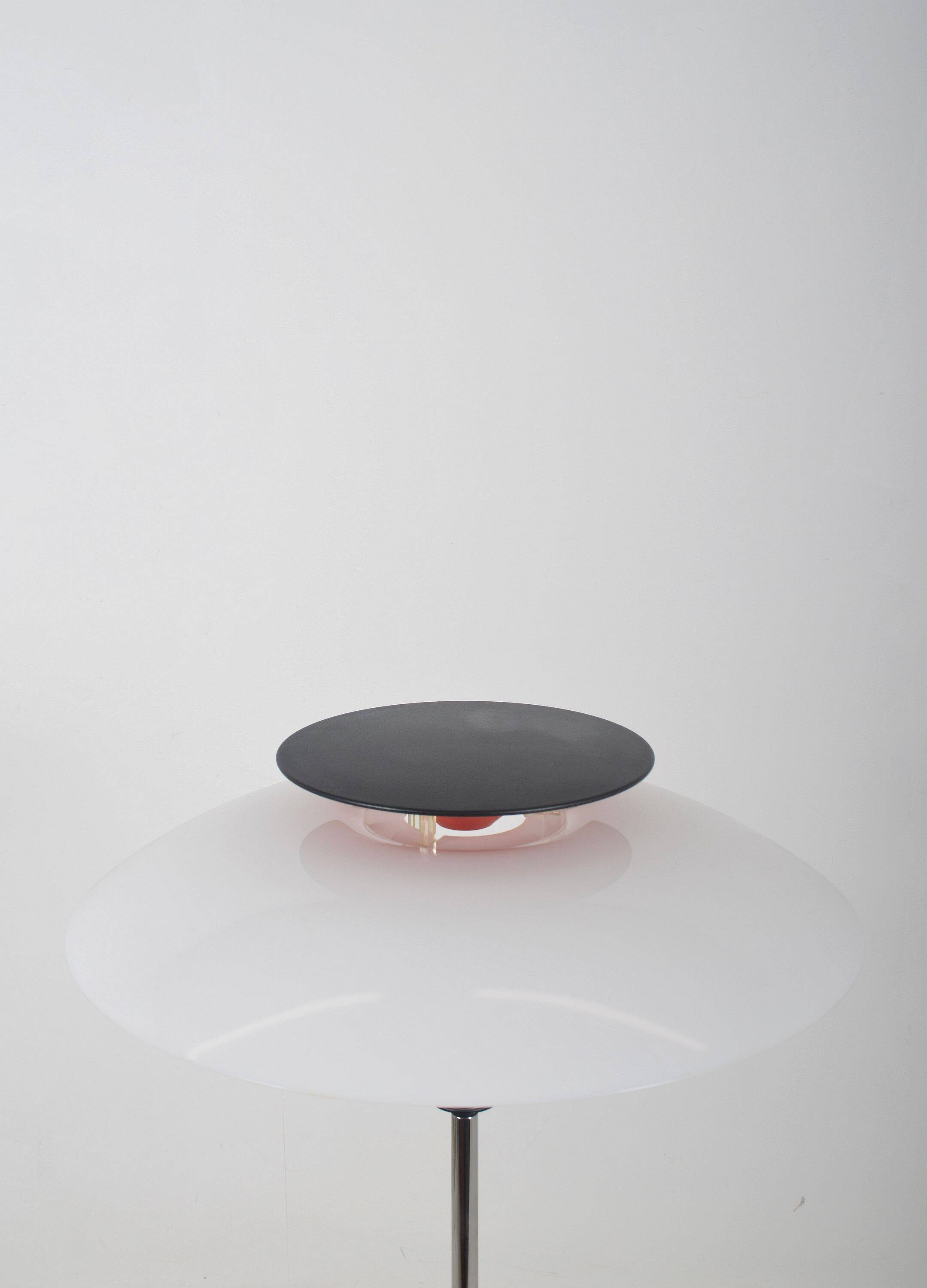 Lampe sur pied danoise PH 80 conçue par Poul Henningsen pour Louis Poulsen