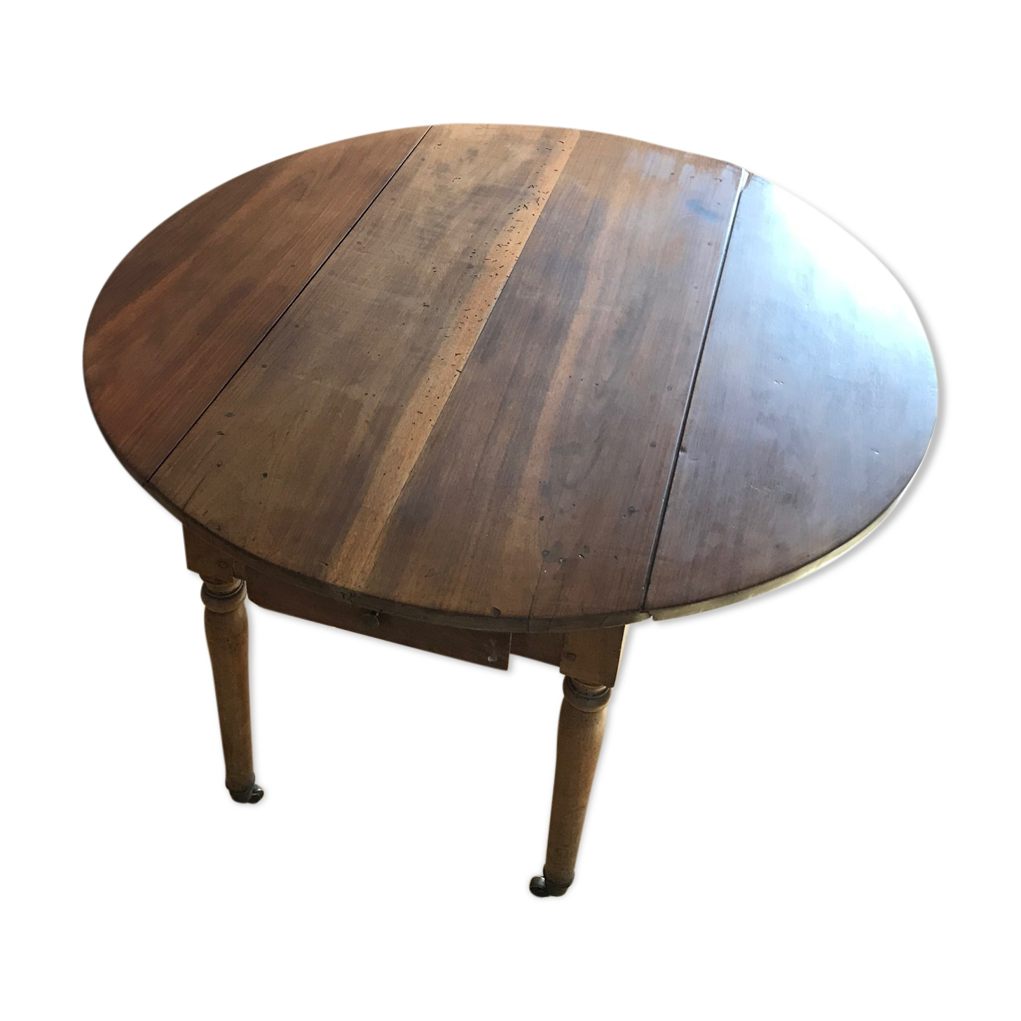 Foldable wooden round table