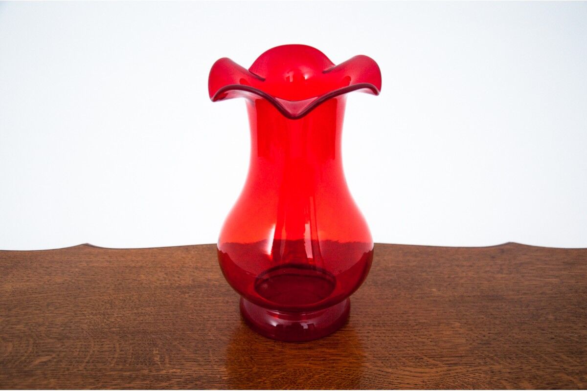 Red midcentury glass vase, Poland, 1970s